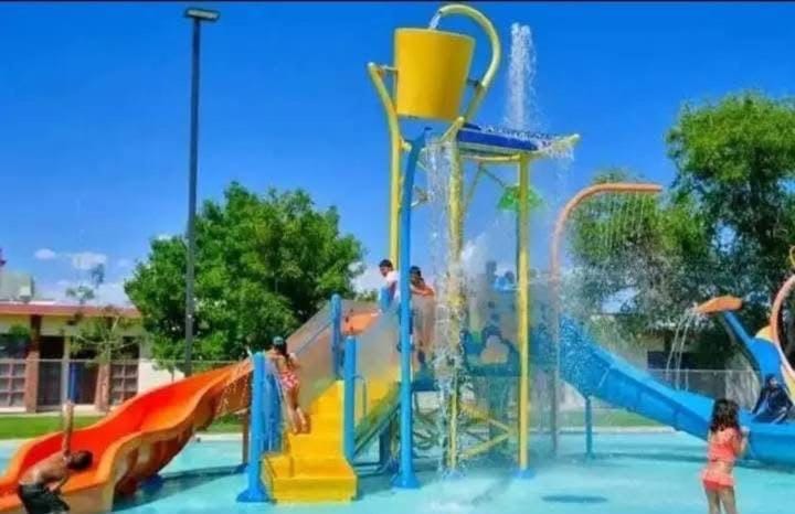 Aqua park, Entertainment