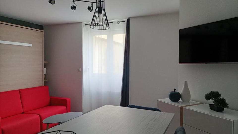 TV and multimedia, Living room, Dining area