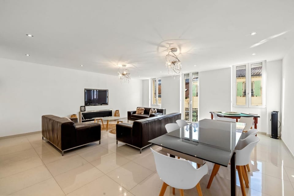 REF 2048 - Superb duplex in the heart of La Banane - for rent Apartment in Cannes