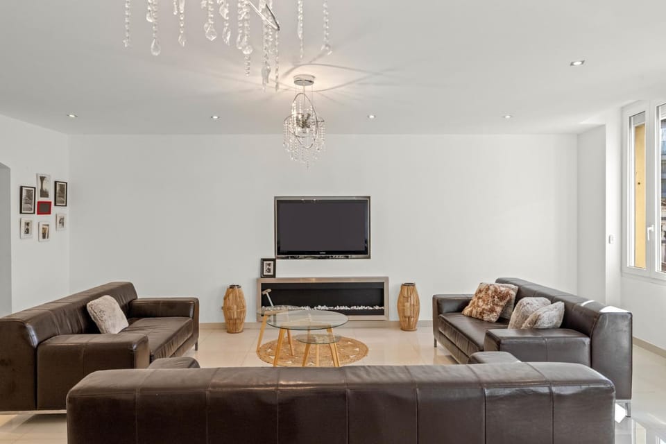 REF 2048 - Superb duplex in the heart of La Banane - for rent Apartment in Cannes