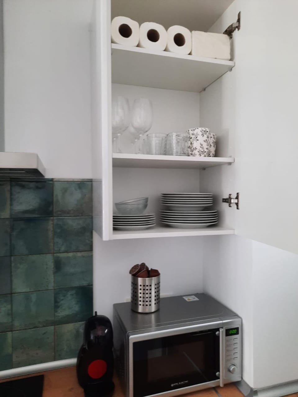 Communal kitchen, kitchen