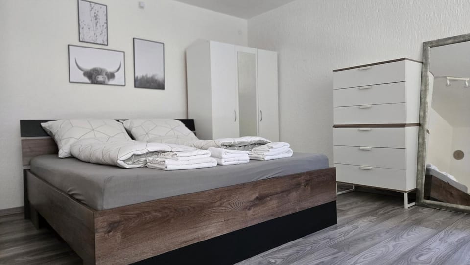 Bed, Bedroom, towels, wardrobe