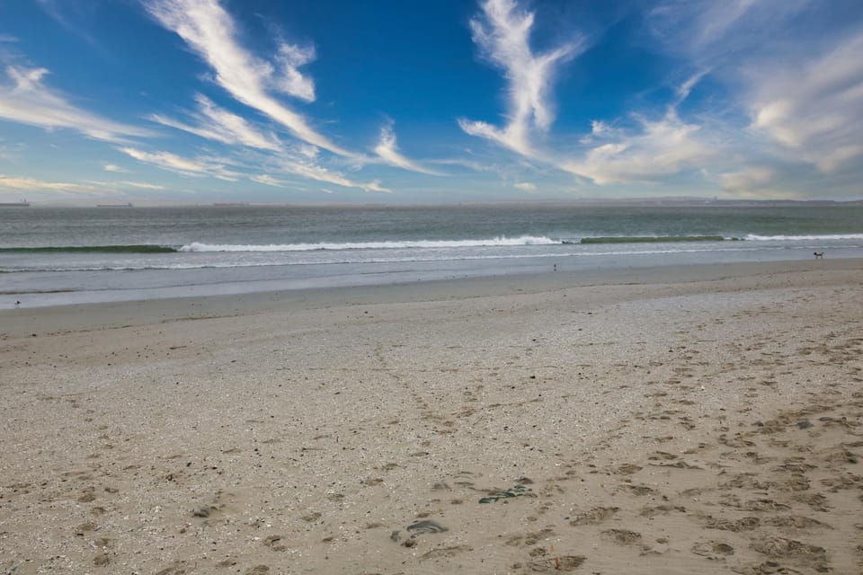 Nearby landmark, Day, Natural landscape, Area and facilities