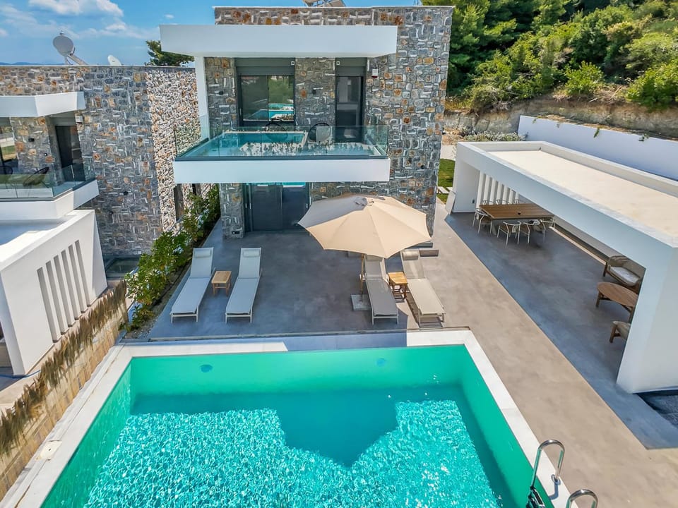 Property building, Swimming pool