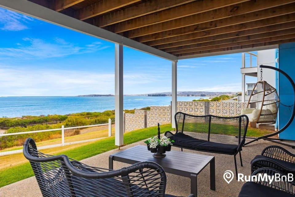 Azure - Absolute Beachfront House in Port Elliot