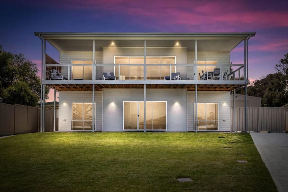 Cozy Beach House - Ocean Views House in Middleton