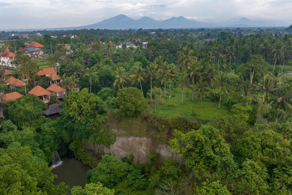 Property building, Day, Natural landscape, Bird's eye view, View (from property/room), Lake view, Mountain view