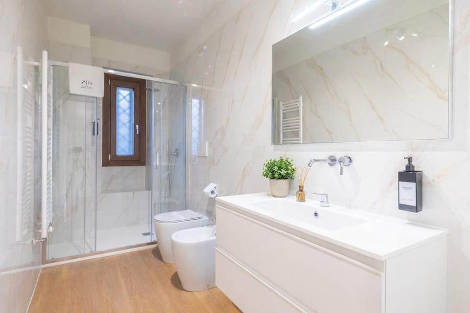 City Stay Centre Luxury, 2bdr, Sleeps 5 Apartment in Milan