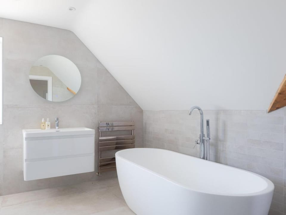 Bathroom, Bath