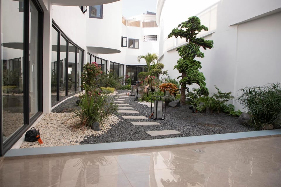 Property building, Spring, Day, Garden view