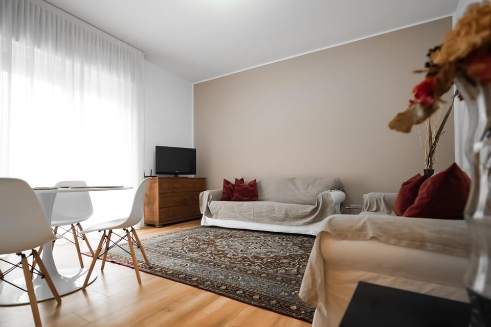TV and multimedia, Living room, Dining area
