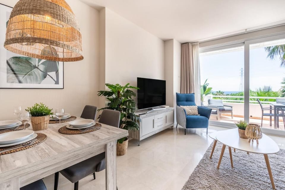 Modern 2-Bed Apartment Alcazaba Lagoon 313 Apartment in Costa del Sol