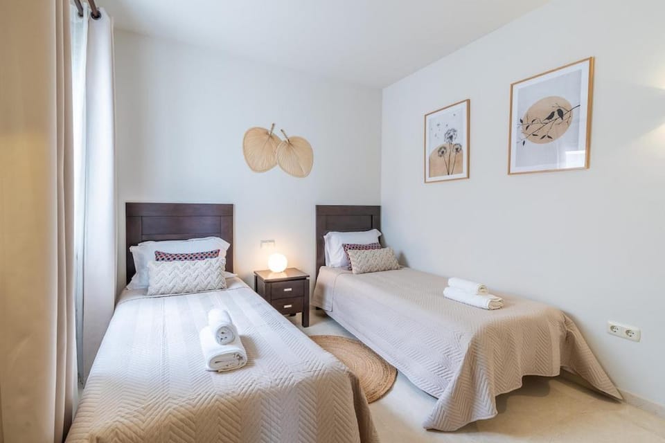 Modern 2-Bed Apartment Alcazaba Lagoon 313 Apartment in Costa del Sol