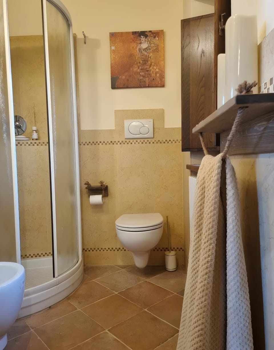 Bathroom, Living room