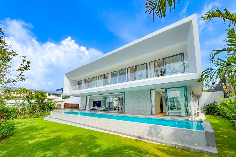 Property building, Swimming pool