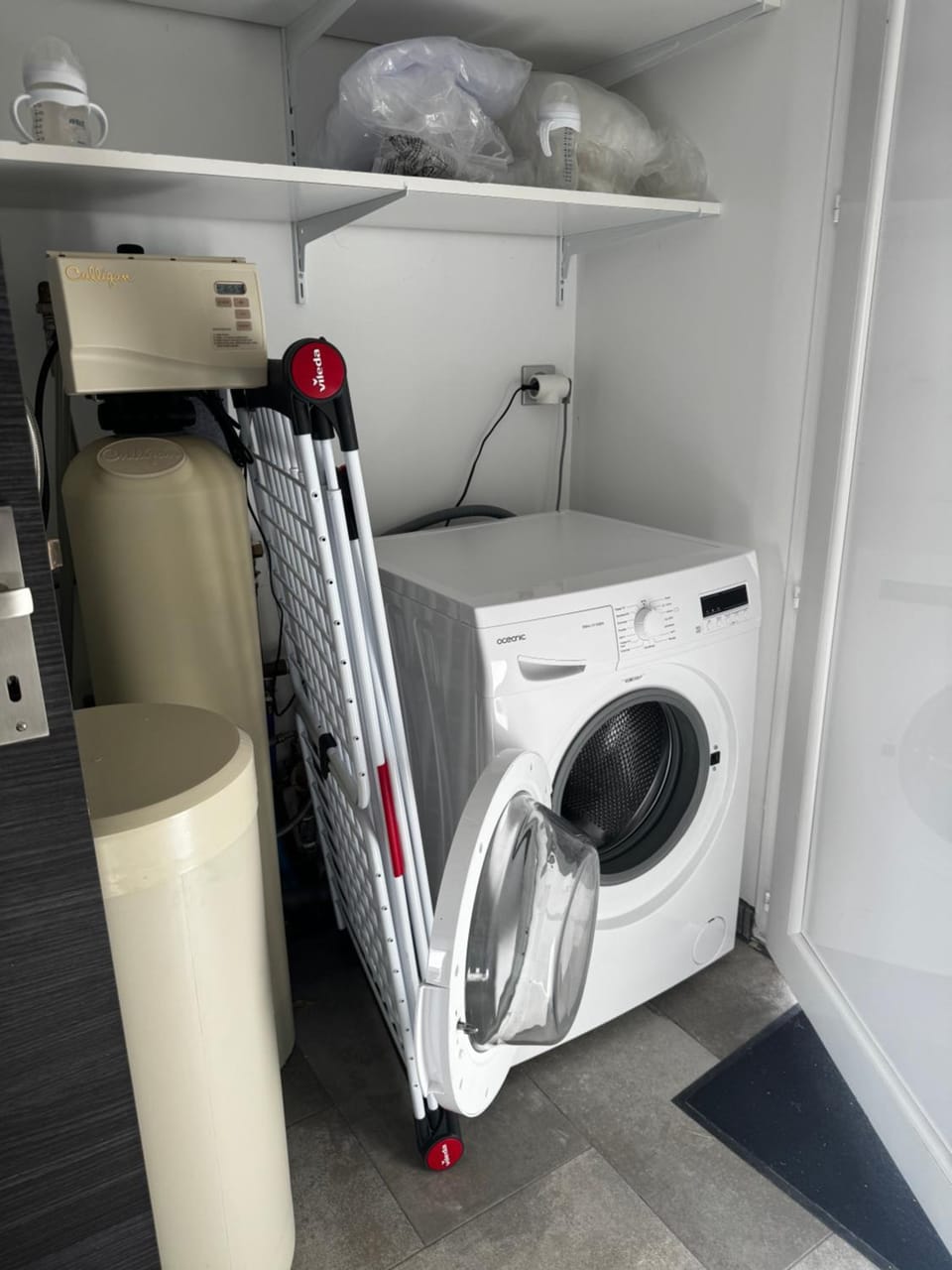 cot, washing machine