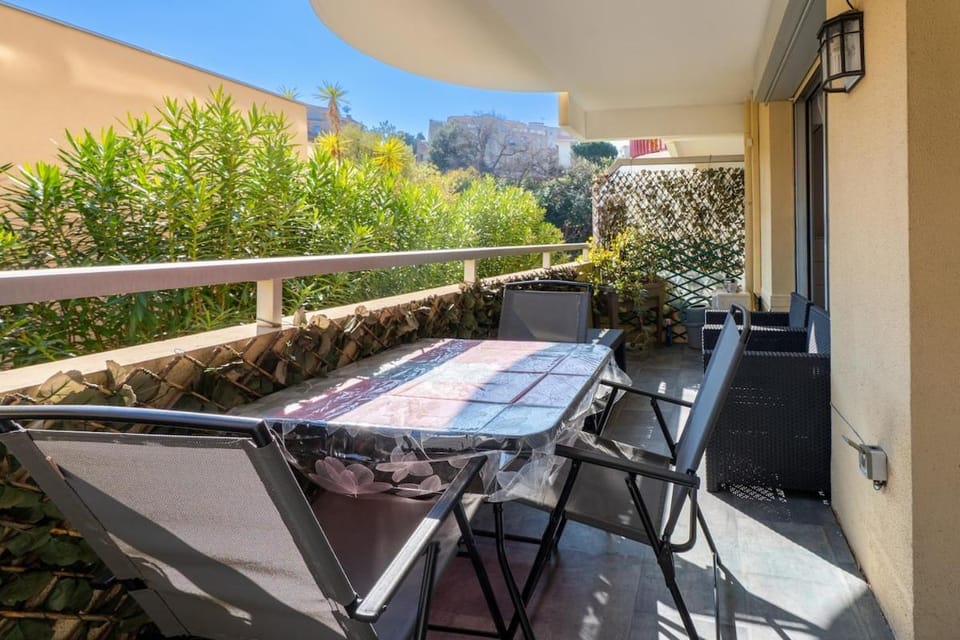 Le Bougainvillier Apartment in Nice