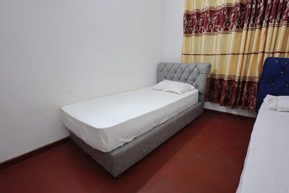 DJ Guest House Bed and Breakfast in Sri Lanka