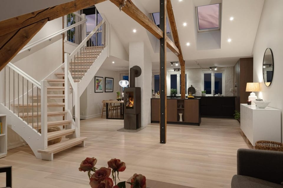 Penthouse with roof terrace by the royal park, sauna, 3 bath Apartment in Oslo