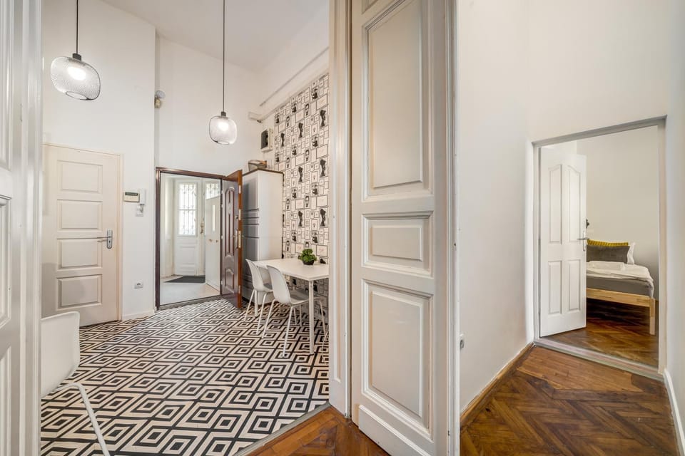 Photo of the whole room, Dining area, Bedroom