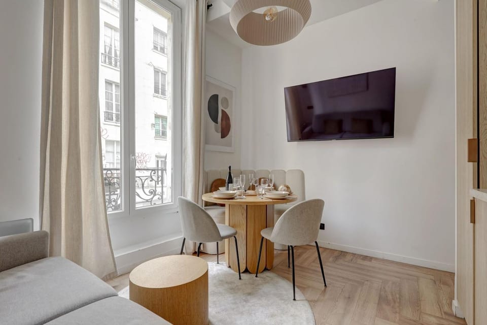 TheBlueStay 257 - Cozy Apt in central Paris with AC Apartment in Paris
