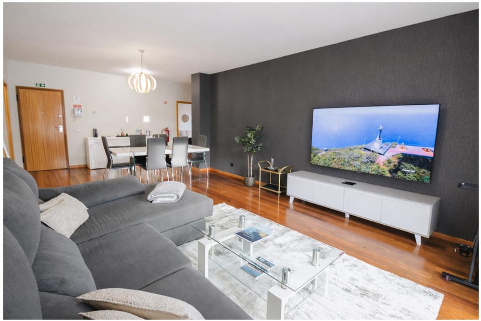 TV and multimedia, Living room, Dining area