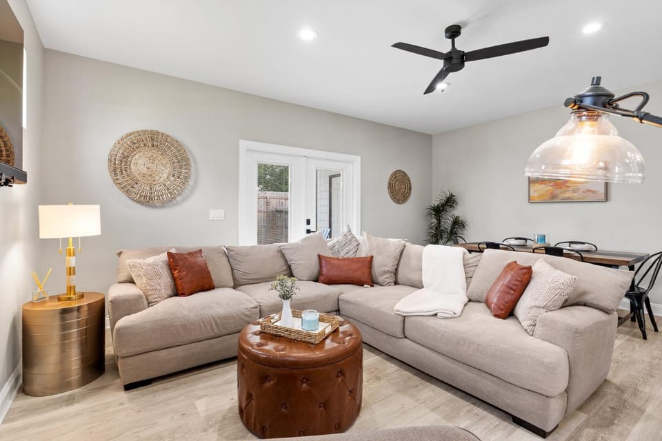 Book Me Baby! Seascape at PCB House in Upper Grand Lagoon