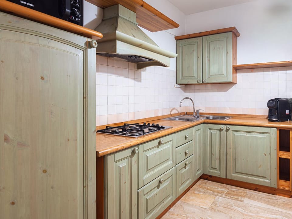 Bed, Coffee/tea facilities, Bedroom, microwave, kitchen