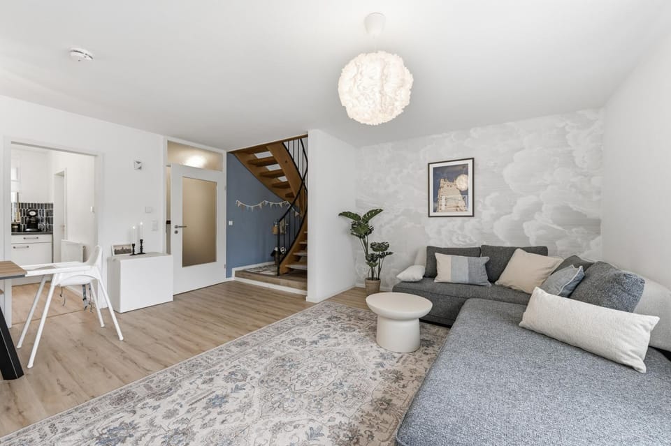 Living room, Photo of the whole room, Seating area