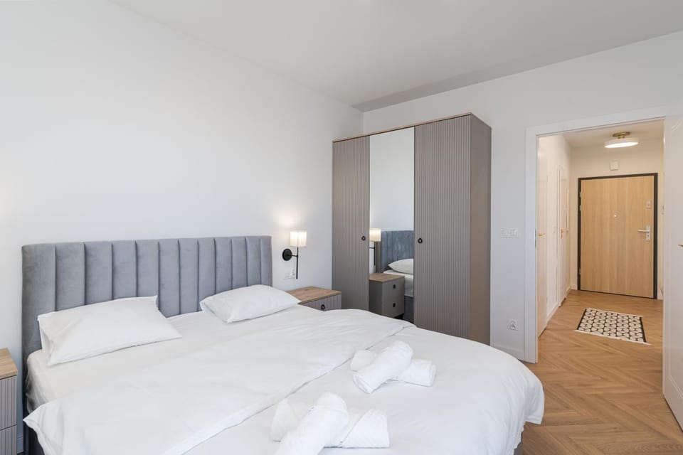 Bed, Photo of the whole room, Bedroom, towels, wardrobe