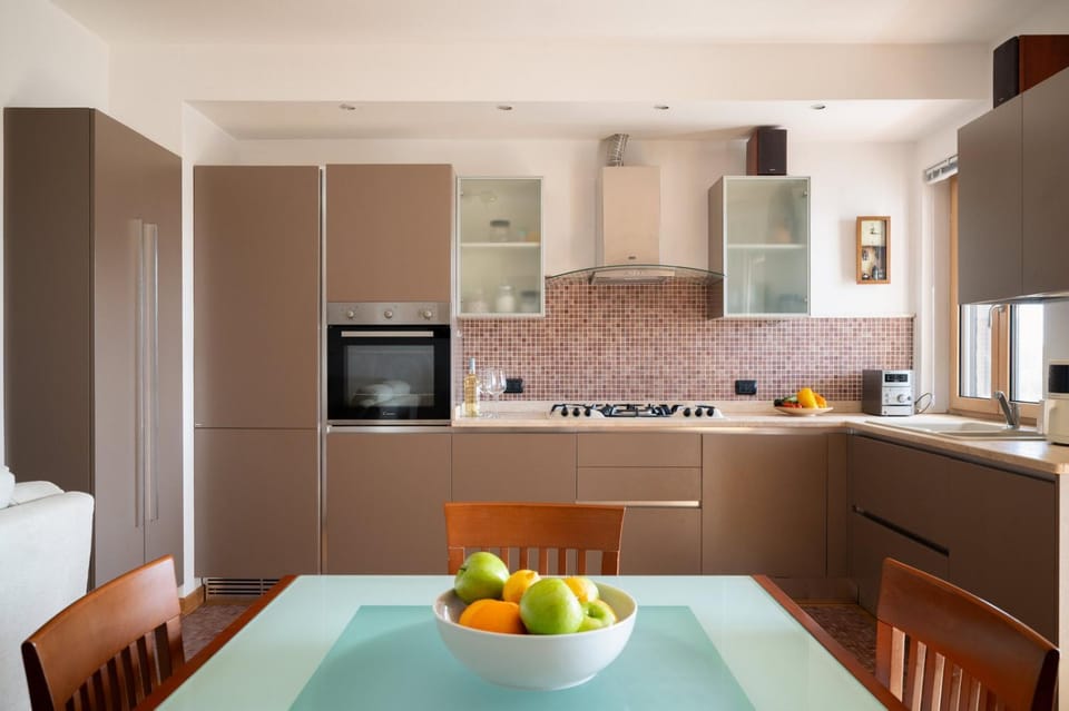 Kitchen or kitchenette, Dining area, dishwasher, oven, stove