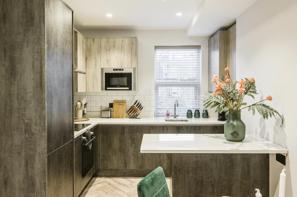 Modern duplex flat at Barons Court station Apartment in City of Westminster