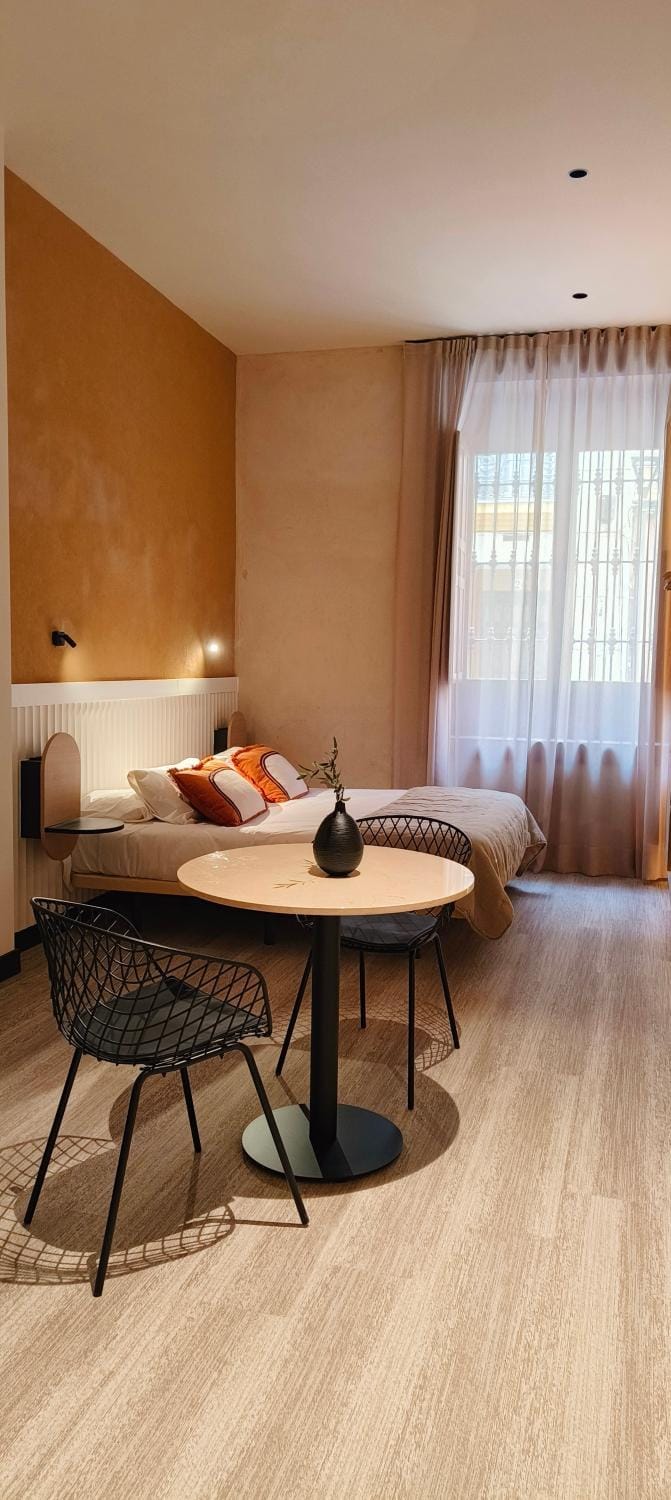 Bed, Photo of the whole room, Bedroom