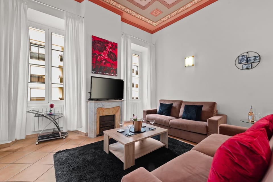 Communal lounge/ TV room, TV and multimedia, Living room