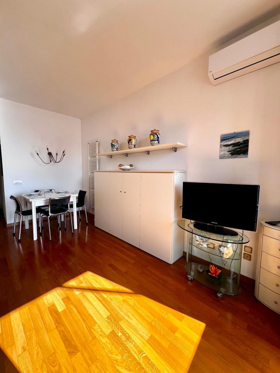 TV and multimedia, Dining area