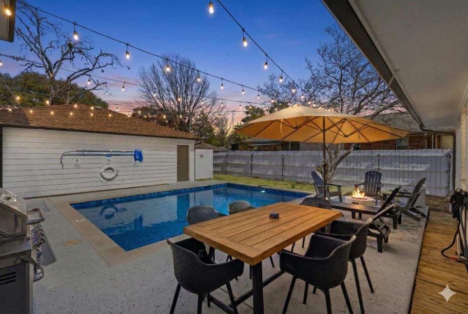 6BD Modern Rustic Retreat - Yard Pool & BBQ House in Richardson