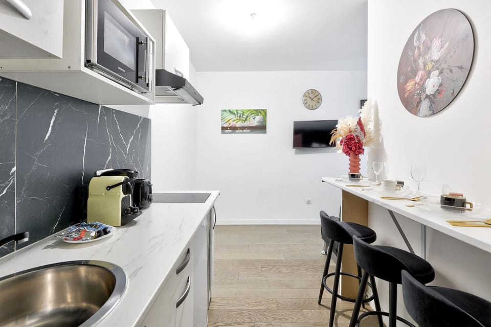 Escapade moderne a deux pas de la Villette Apartment in Paris