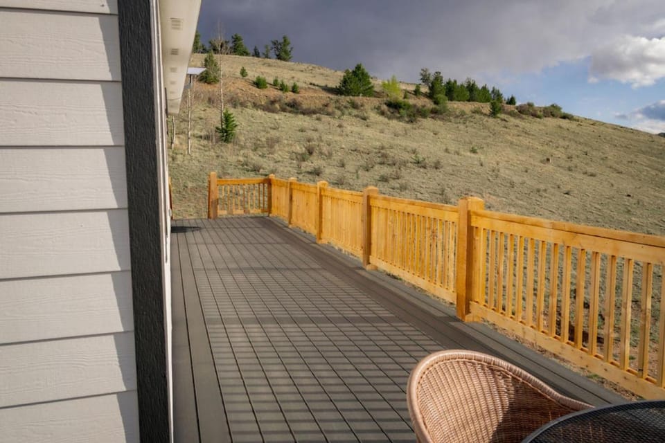 Off Grid Mountain Cabin with Deck and Divide Views Cabin in Park County