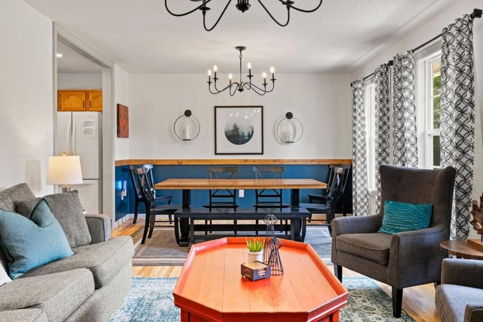 Pennsylvania - Private Pickleball Court, Hot Tub and Fire Pit House in Asheville