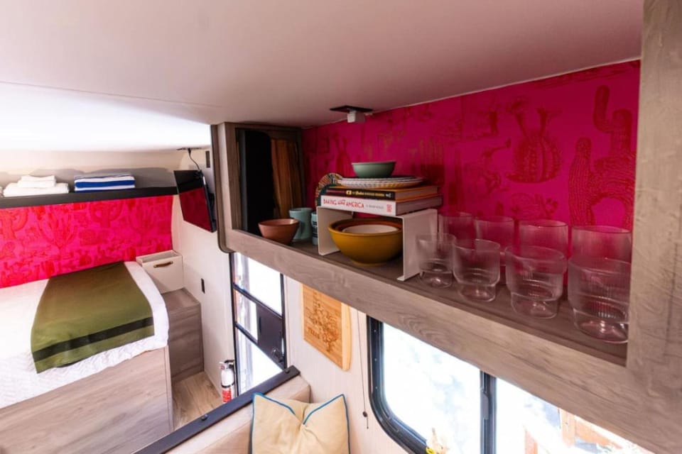 ParcBlu UNIT 15 LIVIN THE DREAM RV Camper, Cutie Tinny for 2! House in Fredericksburg
