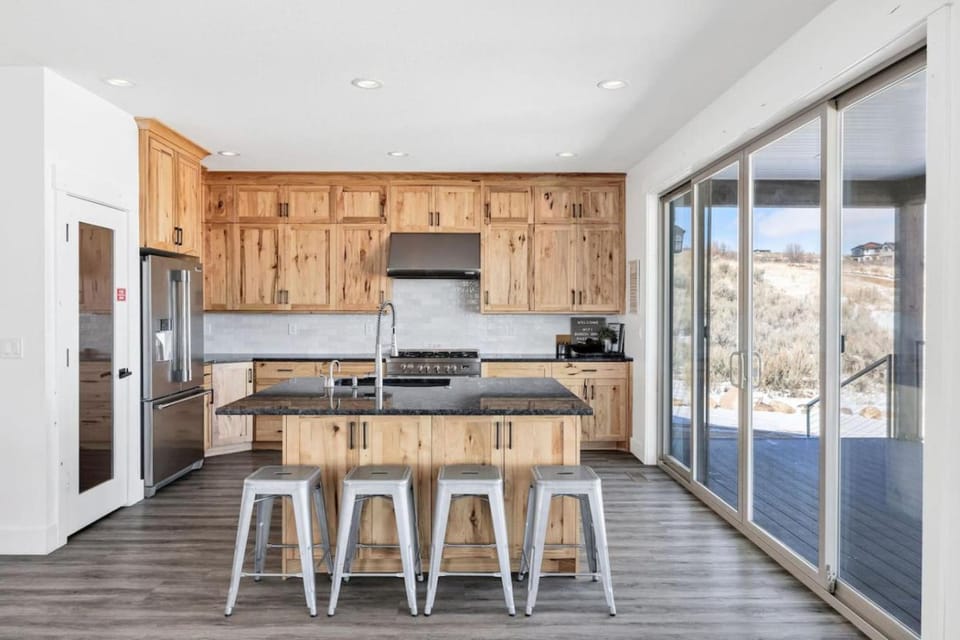 The Lazy Days Getaway at Bear Lake with Ideal Beach Access House in Bear Lake