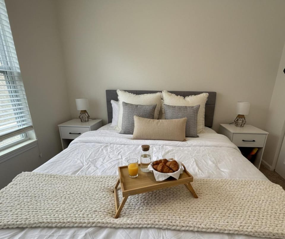 Bed, Bedroom