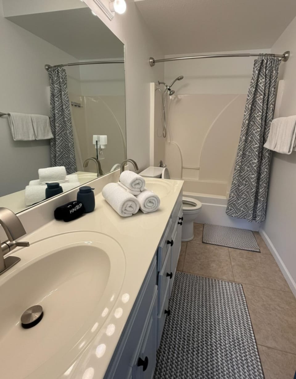 Shower, Bathroom, Bath, towels