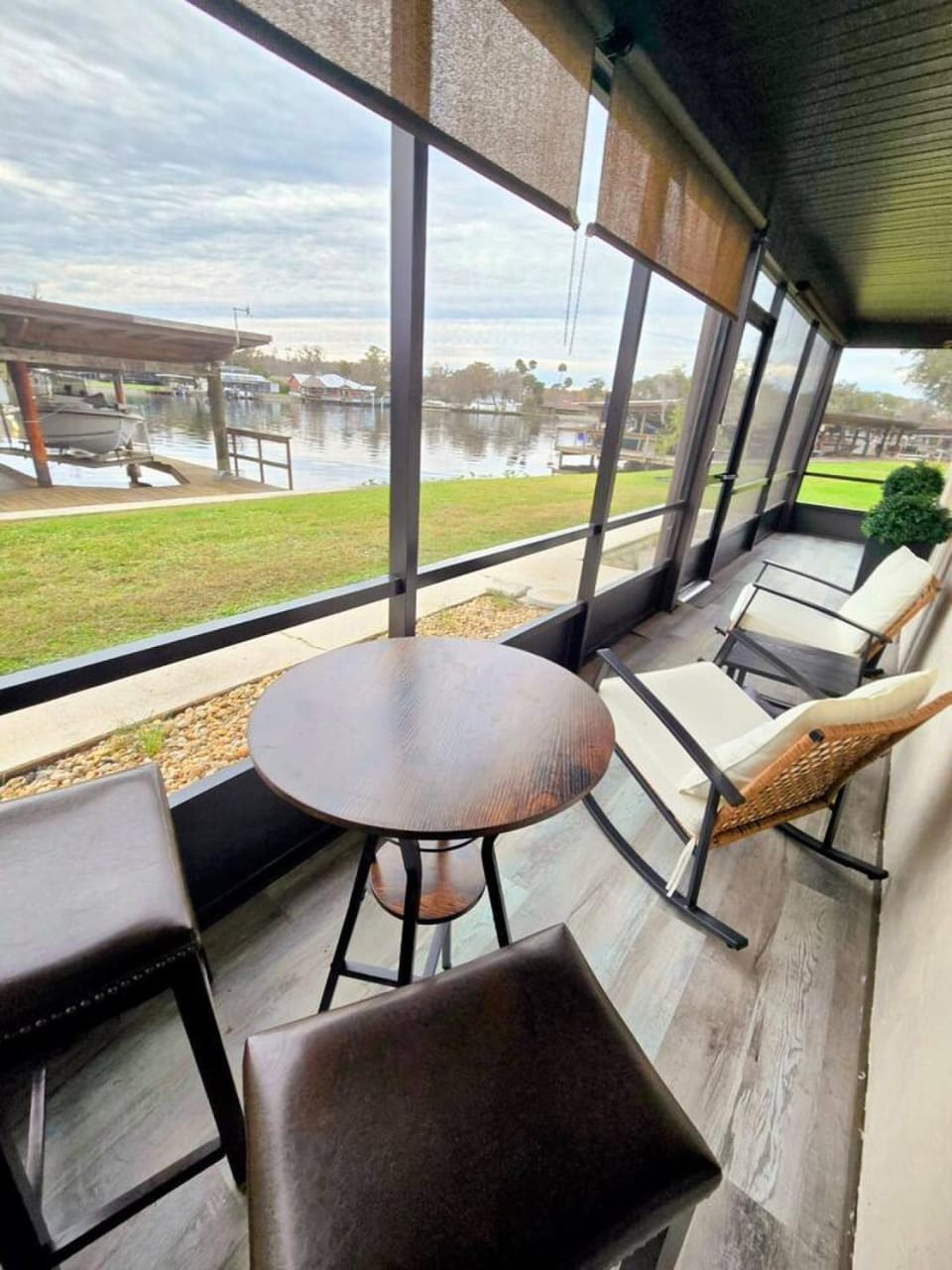 St. Johns Riverside Retreat Apartment in Astor