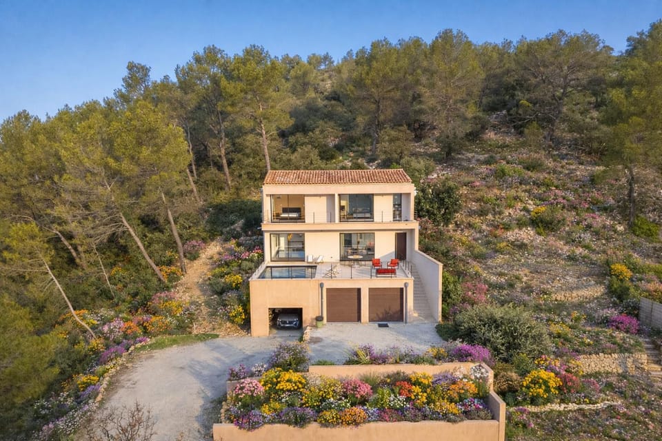 Property building, Garden, Garden view