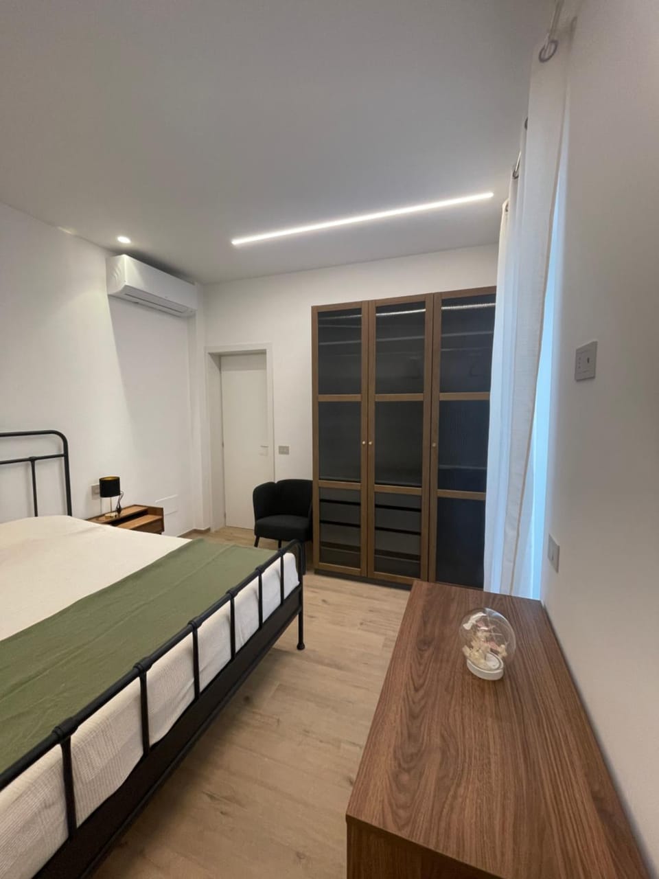 Bedroom, wardrobe