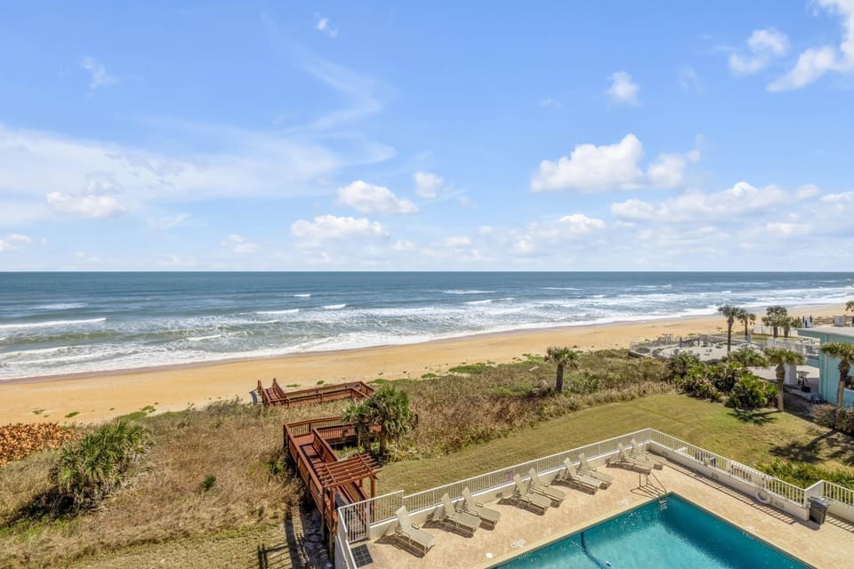NEW listing! Direct Oceanfront 2-2 - Fully Updated - Heated Pool & Garage Parking Apartment in Ormond By The Sea