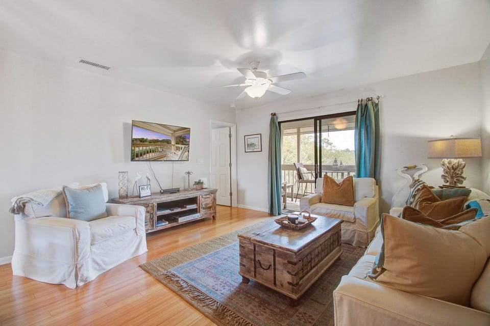 Mellow Marshroom House in Seabrook Island