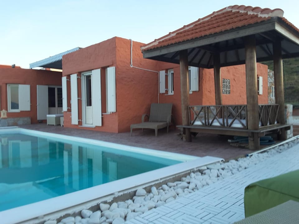 Shower, Patio, Balcony/Terrace, Decorative detail, Seating area, Swimming pool, Swimming pool