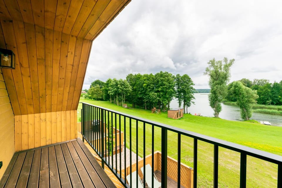 Natural landscape, View (from property/room), Balcony/Terrace, Lake view